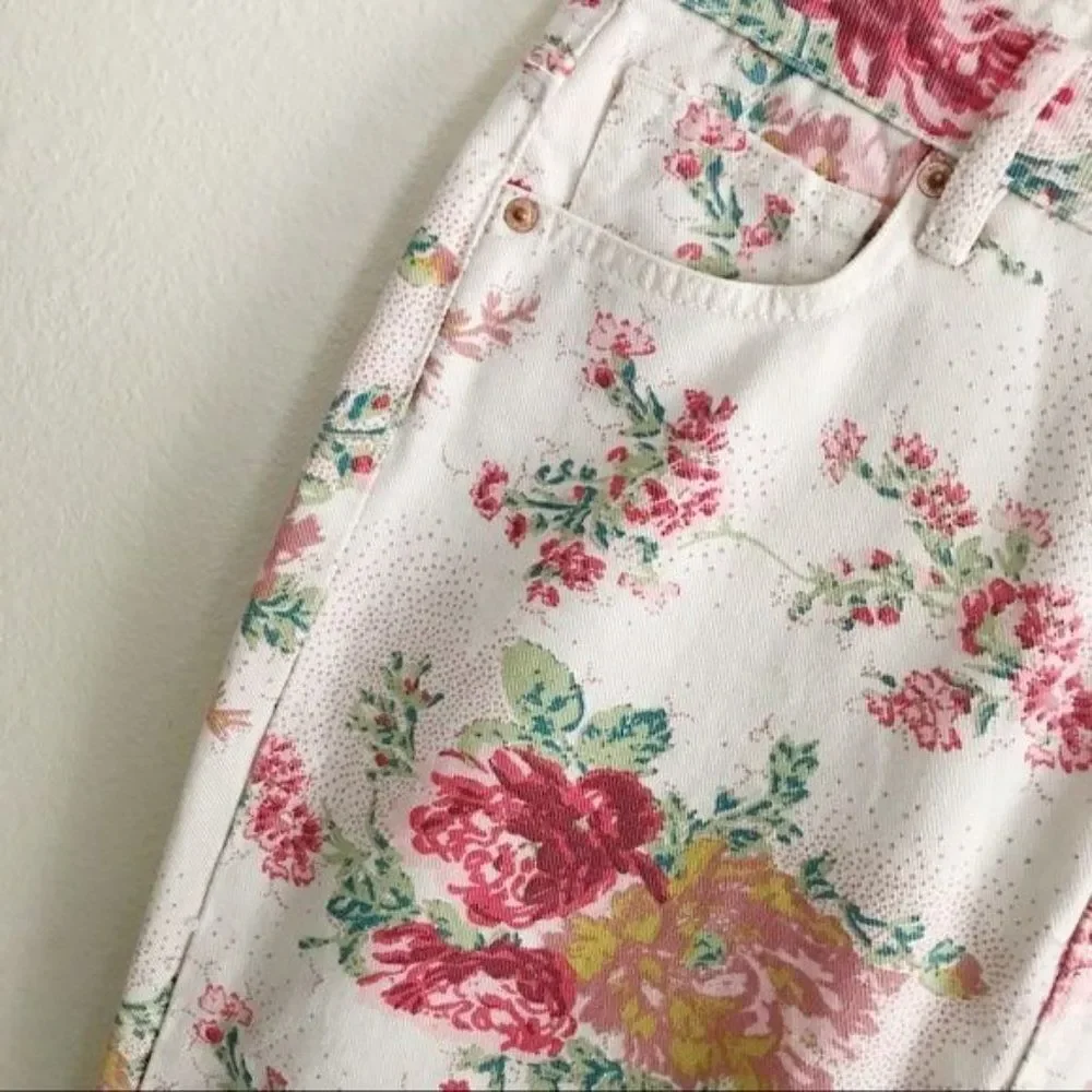 BDG Urban Outfitters Floral High Rise Mom Jeans 29 White Straight Leg